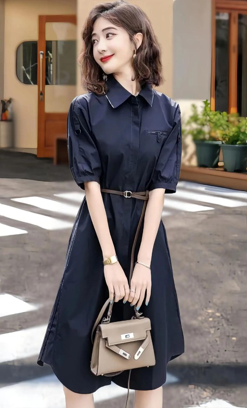 网络女装批发：时尚潮流背后的生意经